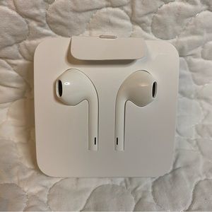 NWOT EarPods with Lightning Connector